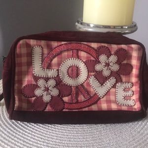 Isabella Fiore love clutch